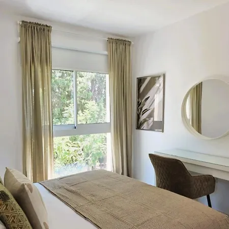 Apartman Pineview Heights By Staycom *