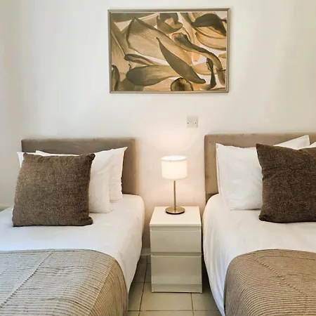 Pineview Heights By Staycom Apartmán